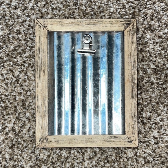 Other - 💛Rustic Silver and Tan Clip Frame